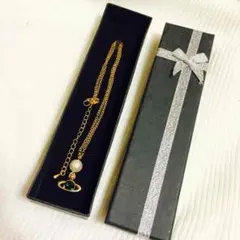 土星のパールのネックレス深緑＋ギフトbox付き