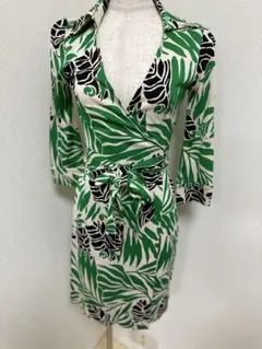 美品☆ダイアンフォンファステンバーグ　シルク100% サイズ0