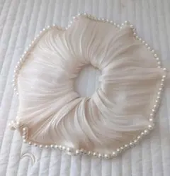 クリーム色フリルヘアゴム・シュシュ