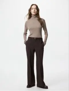 ユニクロ　メリノリブタートルネック