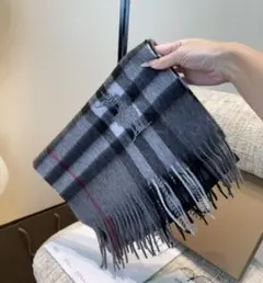 2025年最新】バーバリー マフラー カシミヤの人気アイテム - メルカリ