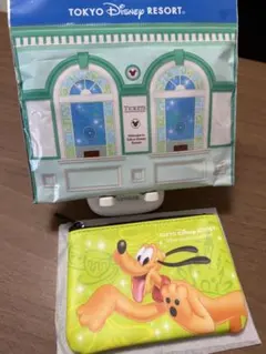 ディズニーリゾート　パスポート柄ポーチ　プルート　新品