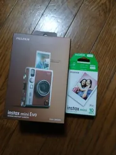 チェキ instax mini Evoブラウン +フィルム10枚