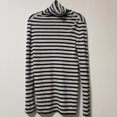ユニクロ　タートルネックニット　　L