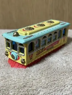 ARASHI バス ミニチュア 520王冠付き - メルカリ