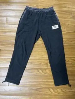 Reebok ブラック フリースパンツ
