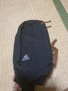 商新 GREGORY ブラック スリングバッグ