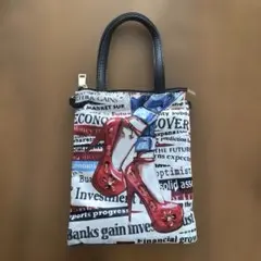 英字柄　ハイヒールモチーフ スマホショルダーバッグ　ポシェット（ショルダー付き）