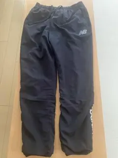 New Balance ウィンドパンツ ブラック　150のサムネイル
