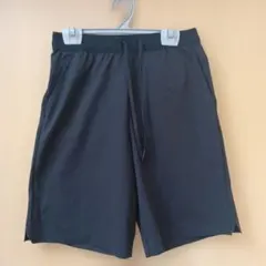 UNIQLO（ユニクロ）ウルトラストレッチアクティブハーフパンツ　M　ブラック