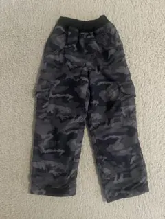 迷彩カーゴパンツ　120 男の子　裏起毛