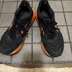 BROOKS ランニングシューズ ブラック/オレンジ　陸上
