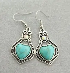 ターコイズハート型ピアス