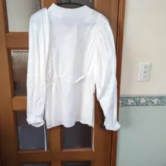 ジーナシス　レディースホワイト 長袖シャツ