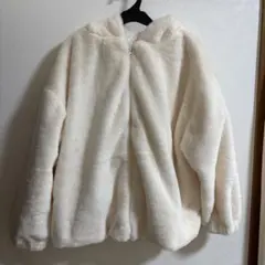 ホワイトジャケット フード付き