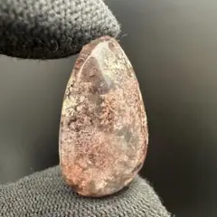 ガーデンクォーツピンクレッド景色穴ありペンダントトップドロップ雫濃密苔庭園天然石