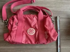Kipling x Barbie ショルダーバッグ ピンクのサムネイル