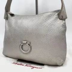 サルヴァトーレフェラガモ ワンショルダーバッグ シボレザー シルバー 銀