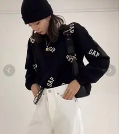 GAP ブラック スウェット XXS ロゴ クロップドスウェット・トレーナー