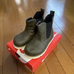 オリーブグリーン キッズブーツ