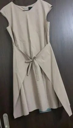 【新品】UNTITLED ベージュ 半袖 ワンピース サイズ2