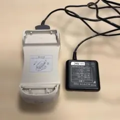 NTT DoCoMo ACアダプタ F002 車載ホルダ F010