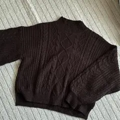 ケーブルニット