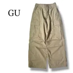現行品 GU スーパーワイドカーゴパンツ S ベージュ　メンズ レディースのサムネイル