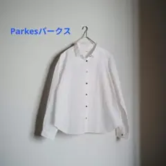 Parkesパークス　くるみボタンの白シャツ　コットン　白