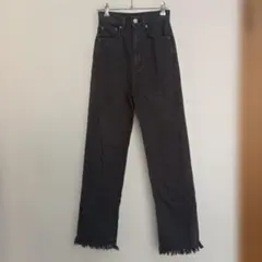 ダークグレーブーツカットデニム