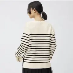 GU クルーネックボーダーセーター（オフホワイト）