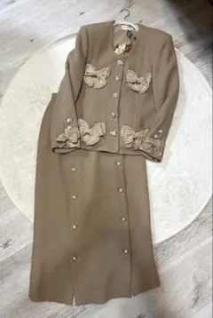 【超メルカリ市】INGEBORG ジャケット·スカート ２点 セット 超メルカリ市】INGEBORG ジャケット·スカート 2点 セット