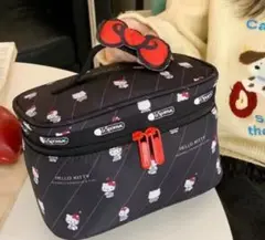 新品未使用♡ハローキティ♡バニティーポーチ