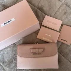 MIUMIU ミニ財布　ミュウミュウ　三つ折り　財布　リボン　箱　ギフトボックス