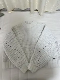 Hollister ホワイト編み込み長袖セーター