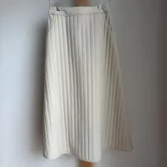 ■新品・未使用■アイボリー キルティング フレア ロングスカート