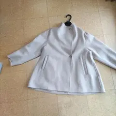 ユニクロ　　ノーカラー ベージュコート