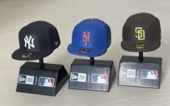 ガチャガチャ　　New Era MLBキャップトイ