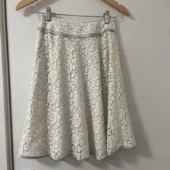 花柄レース ひざ丈スカート アイボリーのサムネイル