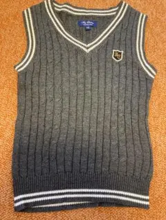 Vネックベスト ＊110センチ＊