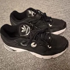 adidas ASTIR W ブラック スニーカー