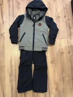 値下げしました！BURTON キッズ　スノーボードウェア 130