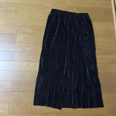 黒のプリーツロングスカート春夏用