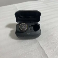 audio-technica ワイヤレスイヤホン ケース&左耳のサムネイル