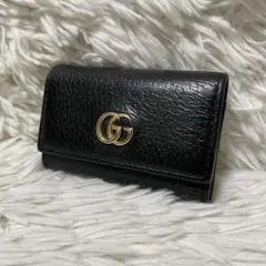 美品　グッチ　6連キーケース　GGマーモント　ロゴ金具　ブラック シボレザー