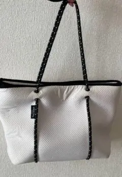 Willow bay ネオプレントートバッグ