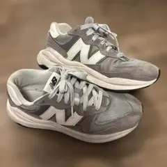 New Balance 57／40シリーズ グレー スニーカーのサムネイル