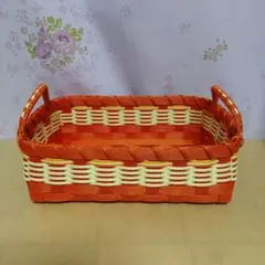オレンジの収納バスケット