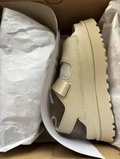 新品未使用⭐︎正規品UGG ゴールデングロウ 24cm ベージュ