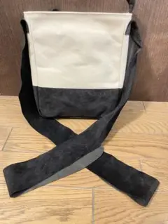 ajew ショルダーバッグ ベージュと黒